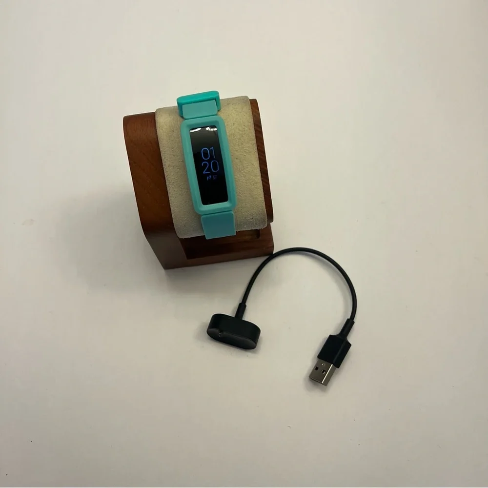 Fitbit Ace 2 (kids smartwatch, fitness tracker for kids, charger included)